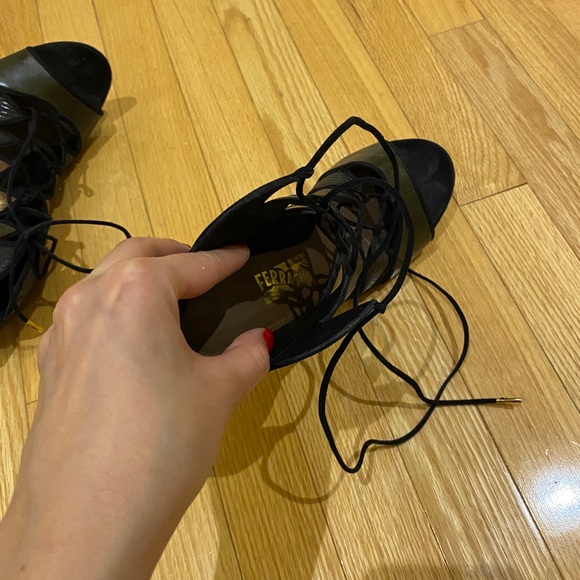 Shoes - Picture 4 of 5